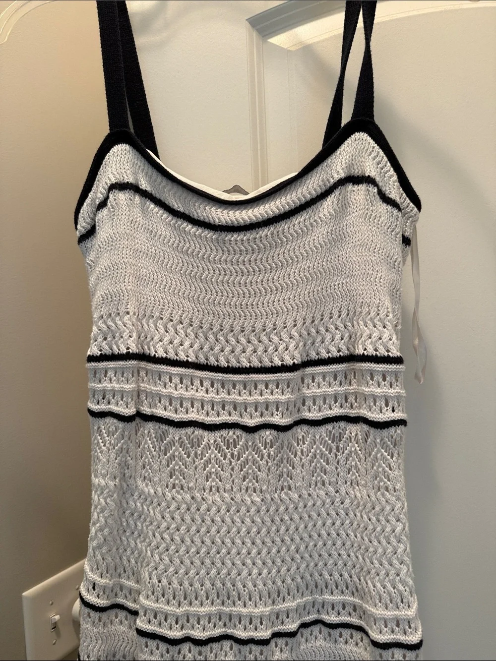 Abercrombie white & Black Striped Knit Midi Dress - Classic Summer Style , L,EUC